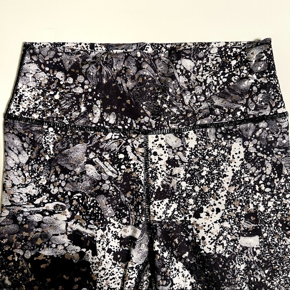 Fabletics, Black Marble Legging, Size Small - Picture 4 of 5